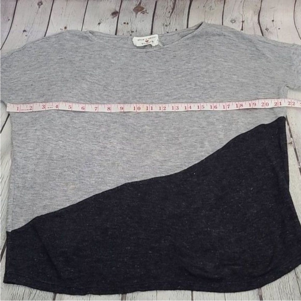 Alice and Olivia super soft long sleeved tee - Picture 5 of 9